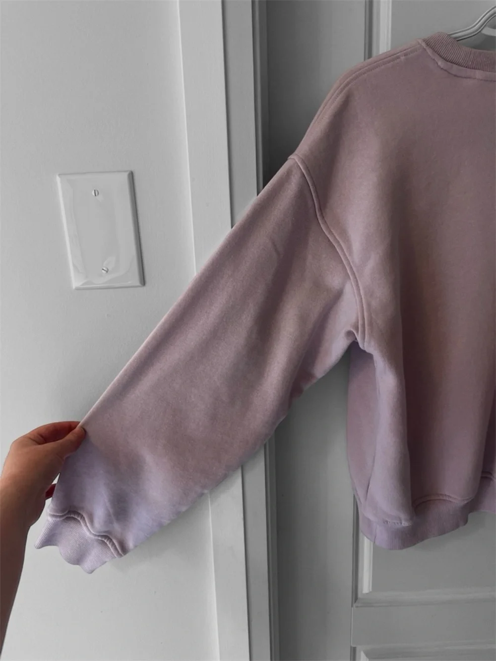 (2/$20)H & M Fleetwood Mac Lavender Graphic Sweatshirt - Picture 4 of 7